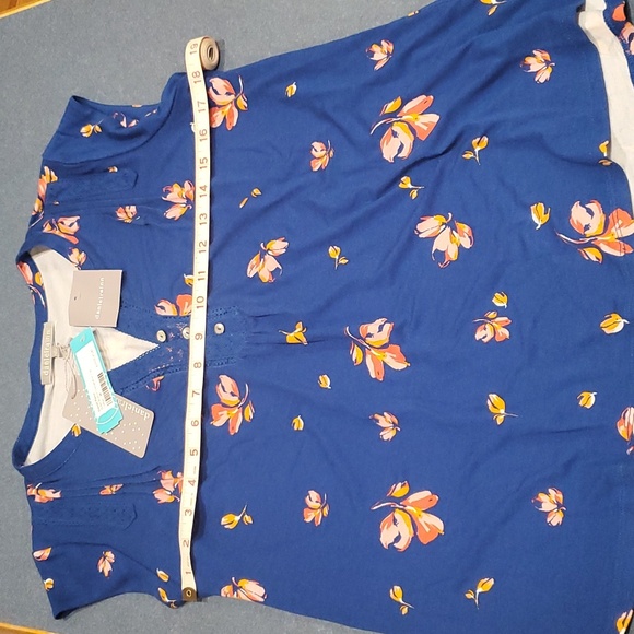 NWT🎟 Womens Medium Knit Top* Daniel Rainn☆18"ptp💙24" length☆☆ FAST SHIPPER 🌟 - Picture 2 of 12